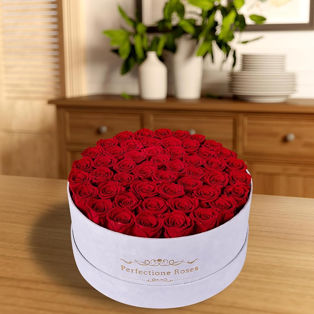 50 Velvet Box Roses, Preserved - Home Decor Tulip 评论和价格