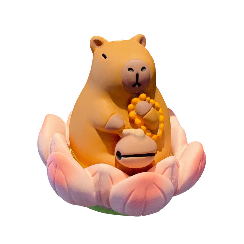 Resin piggy ornament, cute car - Home Decor Center 评论和价格